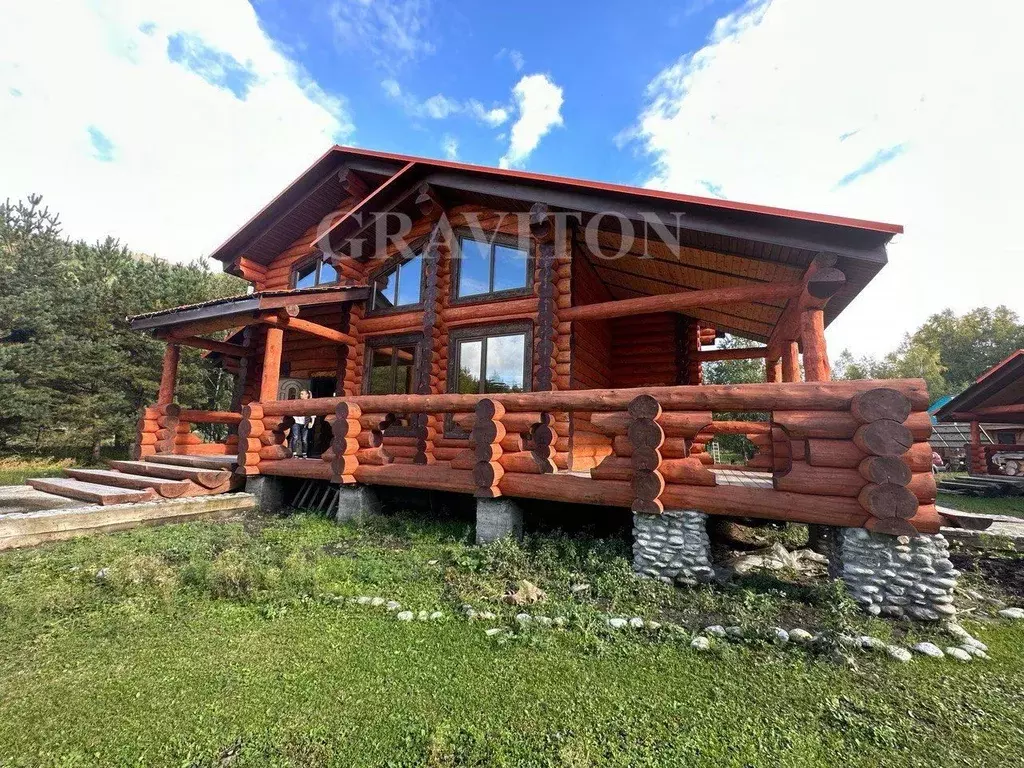 Дом в Алтай, Чемальский район, Узнезинское с/пос, с. Узнезя  (238 м) - Фото 1