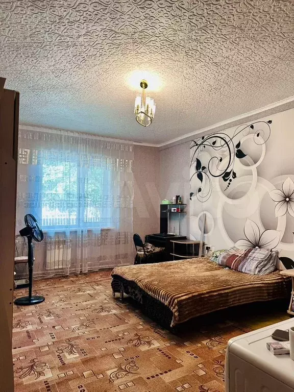 Комната 22 м в 3-к., 1/2 эт. - Фото 0