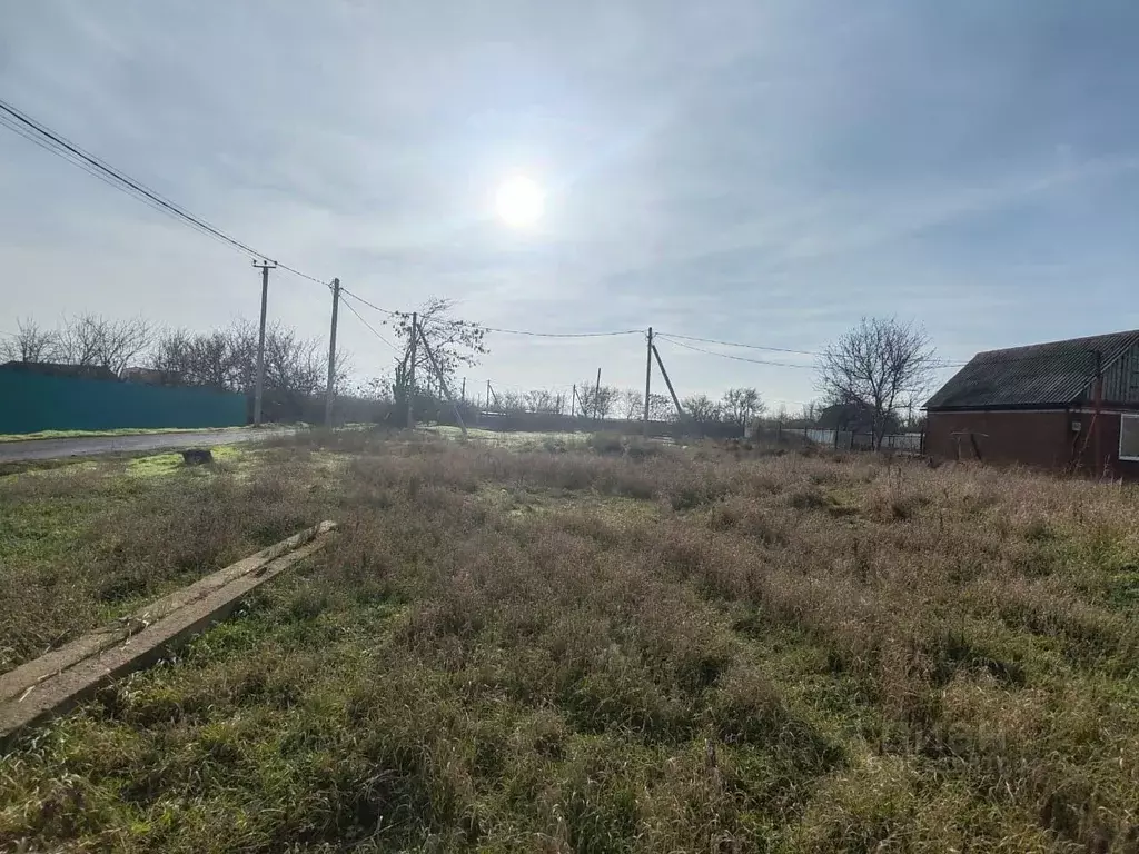 Участок в Краснодарский край, Ейское городское поселение, пос. ... - Фото 1