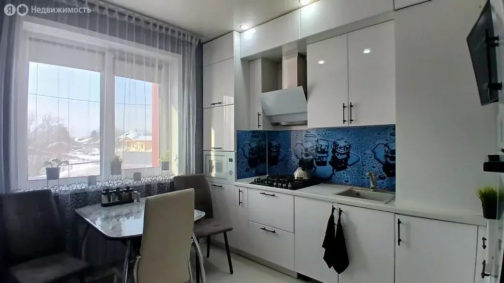 3-комнатная квартира: Сыктывкар, микрорайон Чит, улица 65-летия ... - Фото 2