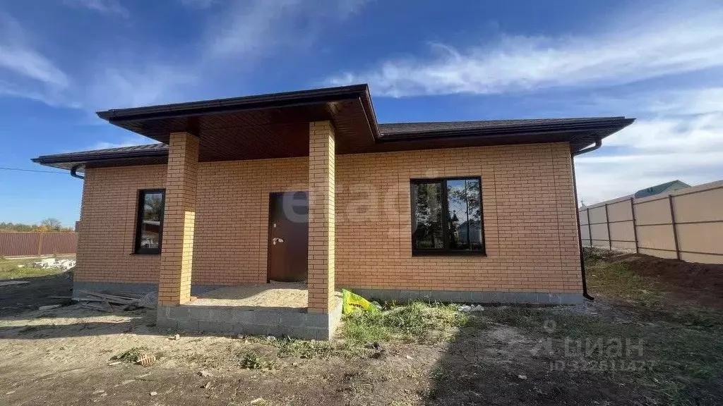 Дом в Белгородская область, Старооскольский городской округ, с. ... - Фото 0