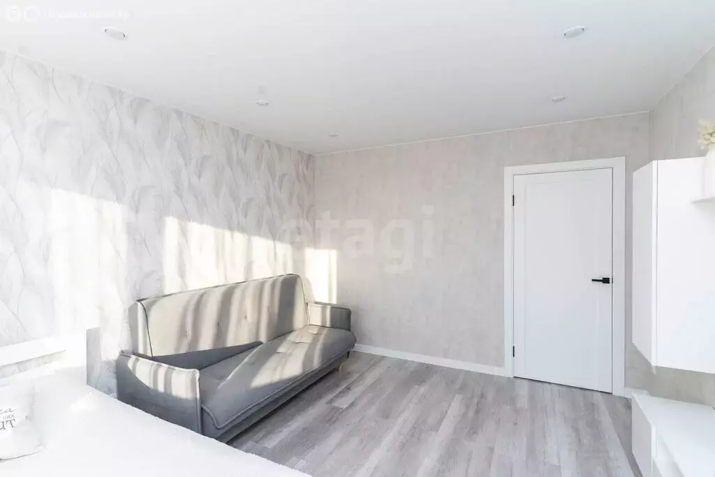 1-комнатная квартира: Тюмень, улица Александра Митинского, 4 (41.2 м) - Фото 2