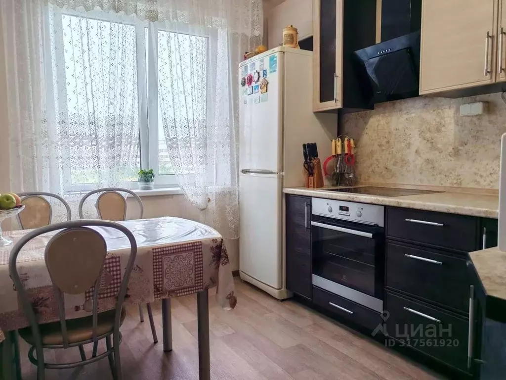 3-к кв. Самарская область, Тольятти ул. Автостроителей, 59 (68.0 м) - Фото 0