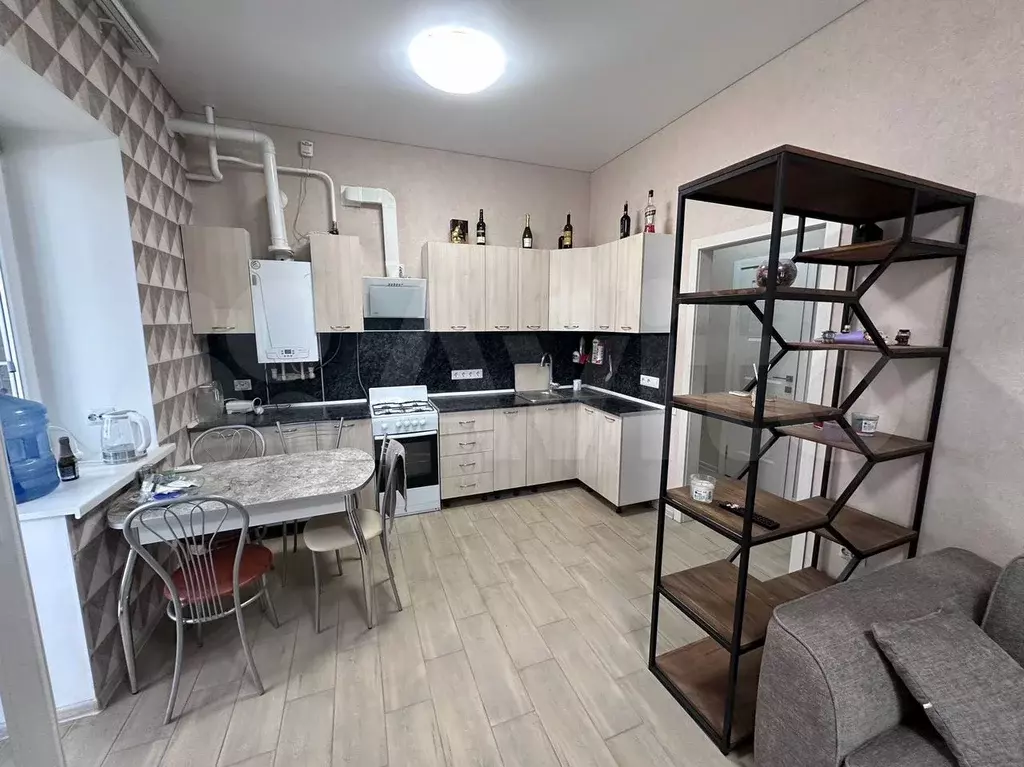 1-к. квартира, 43 м, 1/3 эт. - Фото 0