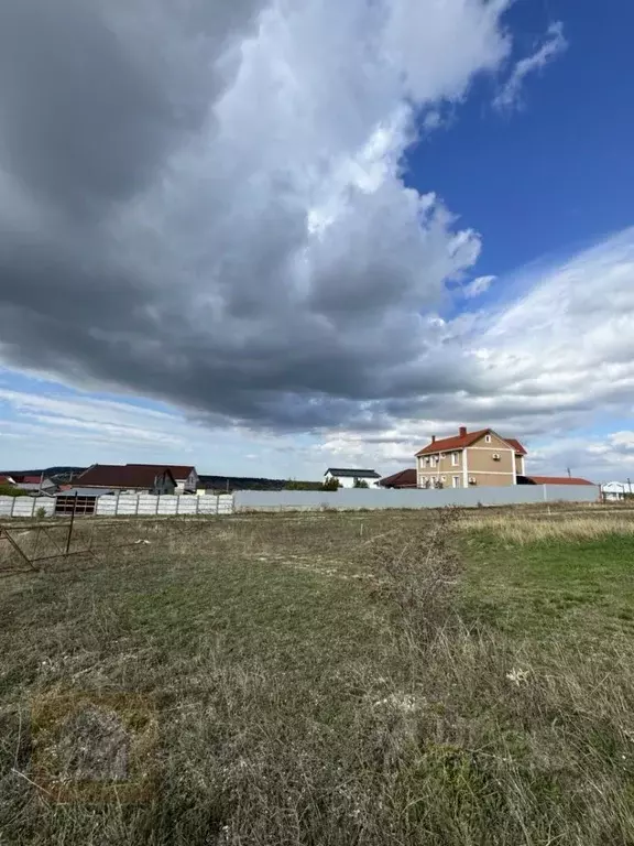 Участок в Крым, Бахчисарайский район, Почтовское с/пос, с. Приятное ... - Фото 1