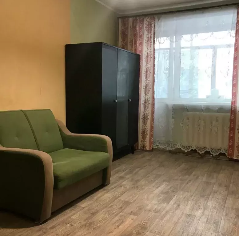 1-к кв. Омская область, Омск Хлебная ул., 17 (30.0 м) - Фото 1