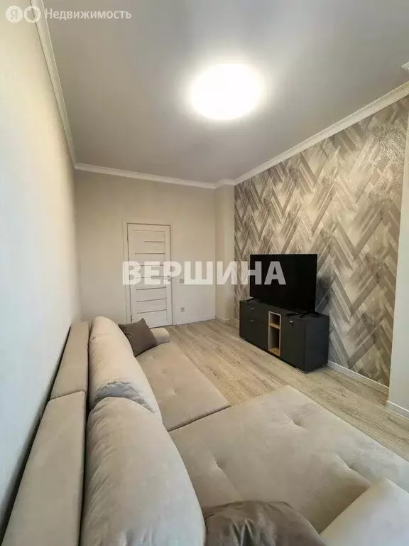 3-комнатная квартира: Ессентуки, Октябрьская улица, 8/8 (65.8 м) - Фото 1