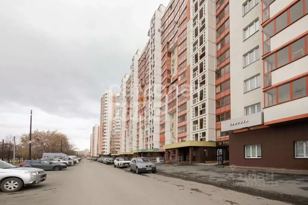 2-к кв. Челябинская область, Челябинск ул. Братьев Кашириных, 131б ... - Фото 1