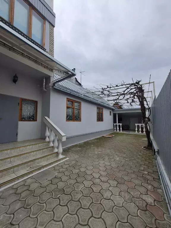 Дом в Кабардино-Балкария, Нальчик ул. Калмыкова, 124А (320 м) - Фото 0