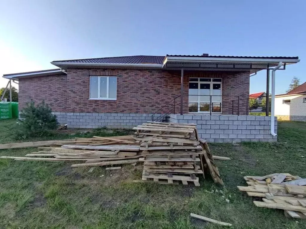 Дом в Белгородская область, Белгородский район, Тавровское с/пос, с. ... - Фото 1