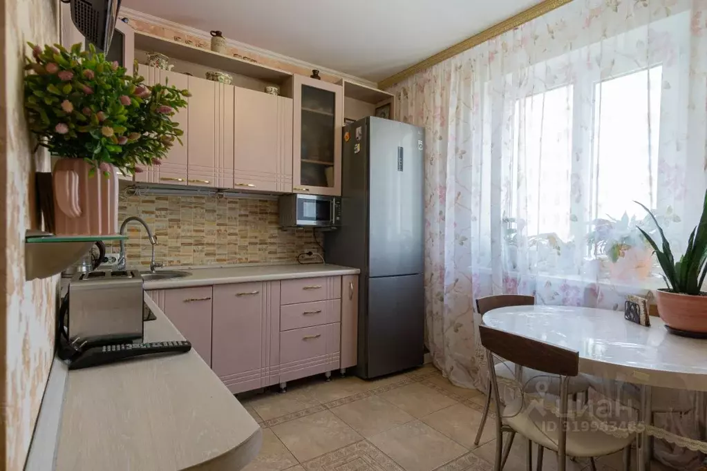 3-к кв. Курская область, Курск просп. Вячеслава Клыкова, 7 (79.1 м) - Фото 0