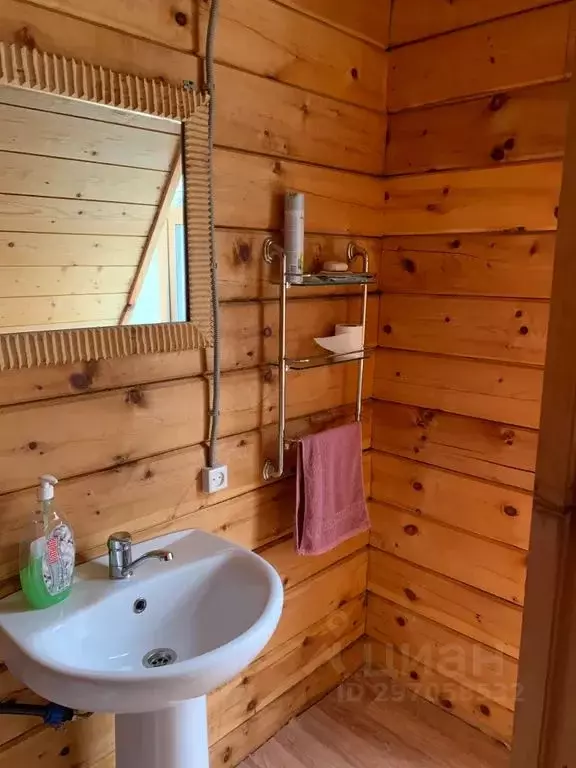 Дом в Алтай, Турочакский район, с. Артыбаш ул. Юртокская, 56 (160 м) - Фото 1