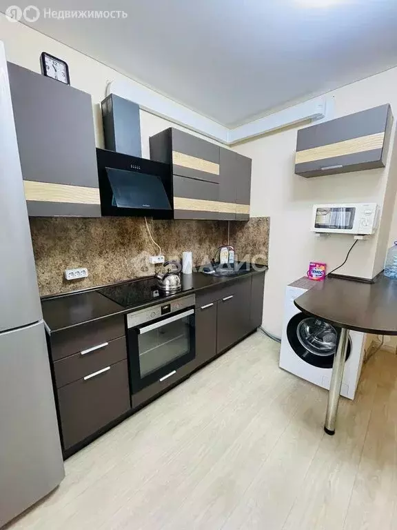 2-комнатная квартира: Тобольск, 15-й микрорайон, 23 (50.9 м) - Фото 0