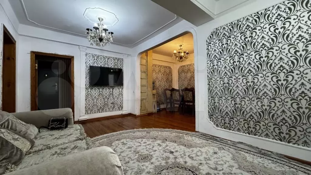 3-к. квартира, 85 м, 1/9 эт. - Фото 1