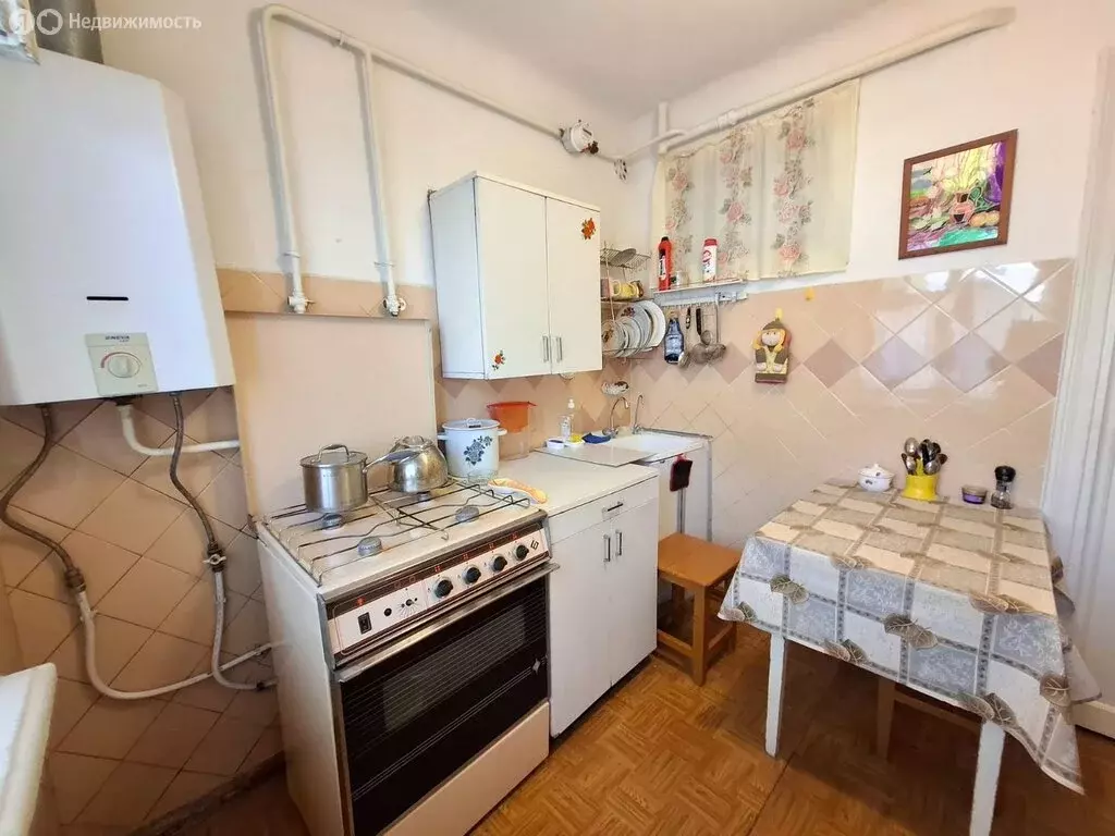 3-комнатная квартира: Уфа, улица Александра Невского, 26 (62 м) - Фото 1