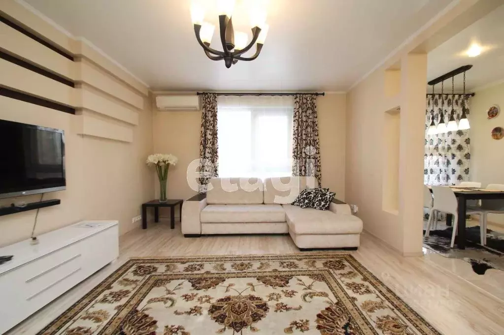 3-к кв. Тюменская область, Тюмень ул. Максима Горького, 68 (100.0 м) - Фото 1