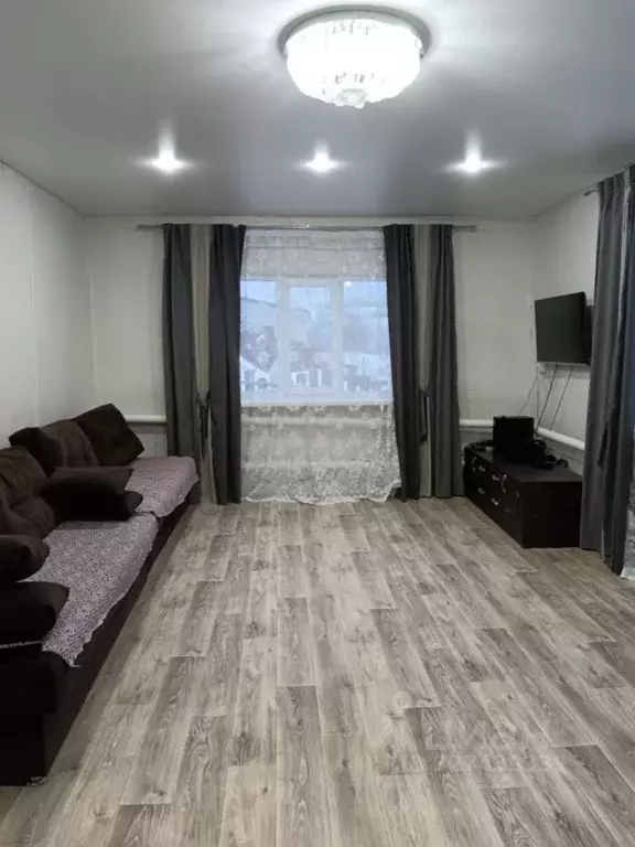 Дом в Башкортостан, с. Чишмы ул. Подгорная (109 м) - Фото 1