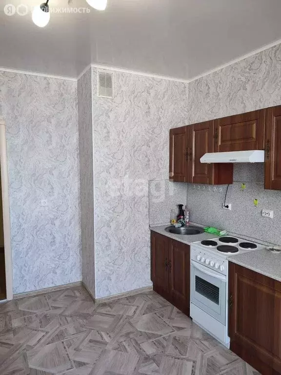 квартира-студия: тюмень, газопромысловая улица, 8 (24 м) - Фото 1