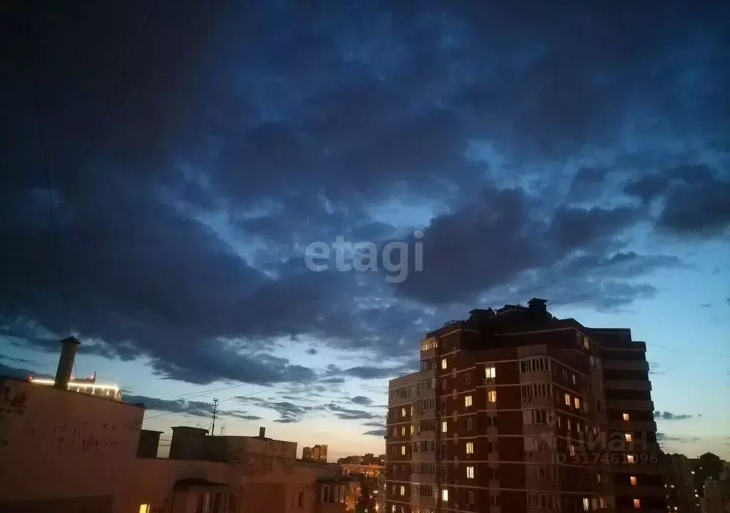 3-к кв. Белгородская область, Белгород ул. Есенина, 8 (71.0 м) - Фото 0
