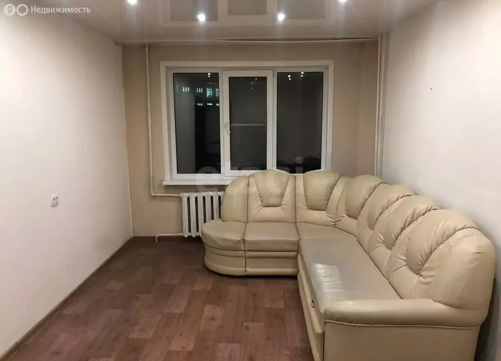 3-комнатная квартира: Киров, улица Опарина, 24 (67 м) - Фото 1