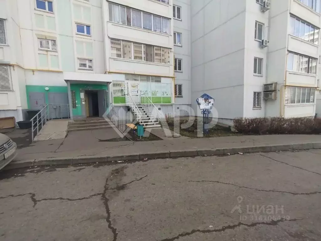 Помещение свободного назначения в Татарстан, Набережные Челны ул. ... - Фото 0