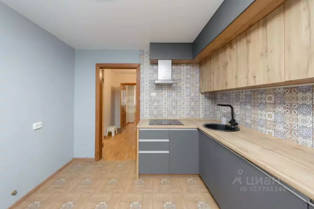 3-к кв. Тюменская область, Тюмень ул. Мельникайте, 129 (65.8 м) - Фото 1