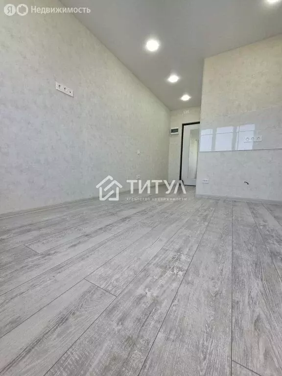 Квартира-студия: Кемерово, улица Ворошилова, 12 (17.4 м) - Фото 1
