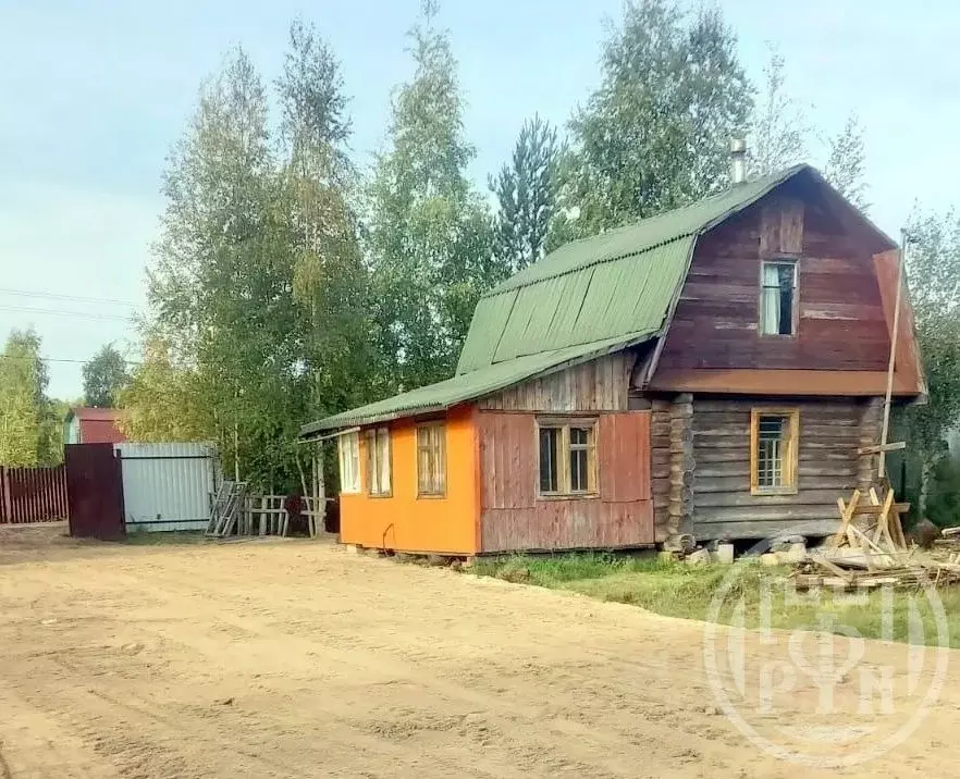Дом в Ленинградская область, Выборгский район, Рощинское городское ... - Фото 1