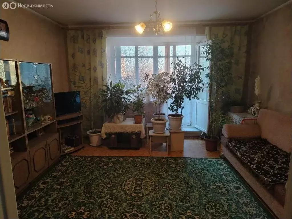 4-комнатная квартира: Минусинск, улица Кретова, 1 (79.1 м) - Фото 0