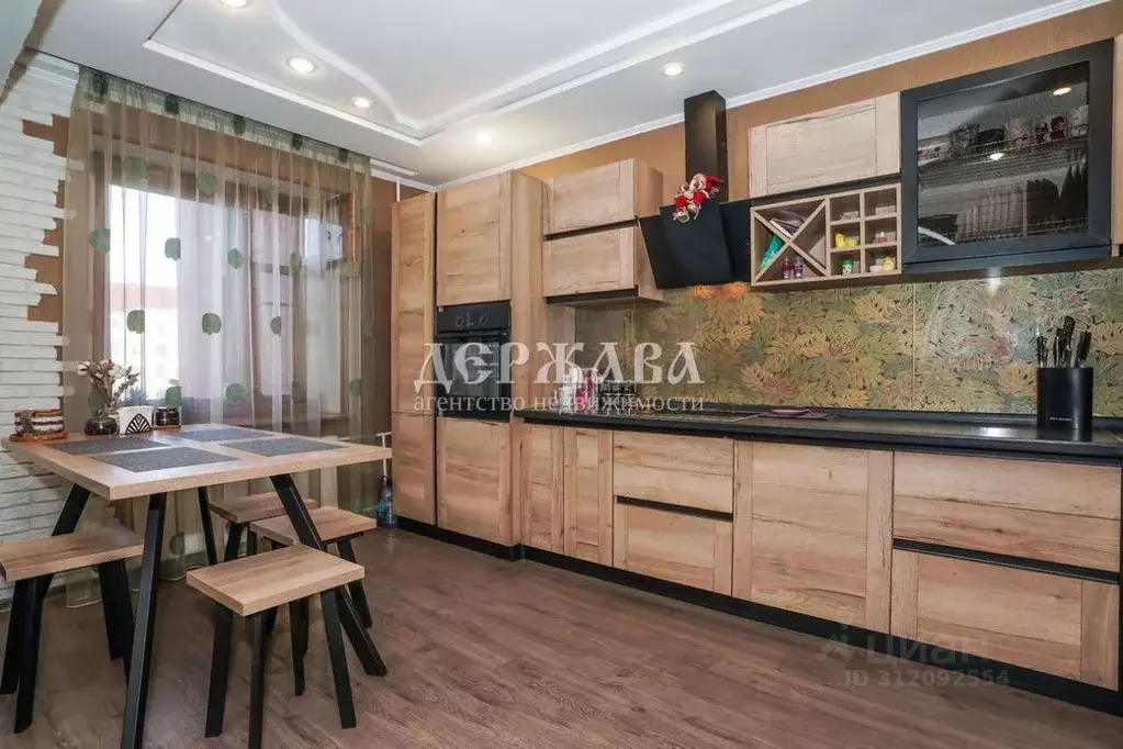 4-к кв. Белгородская область, Старый Оскол Дубрава мкр, 1 кв-л, 10 ... - Фото 0