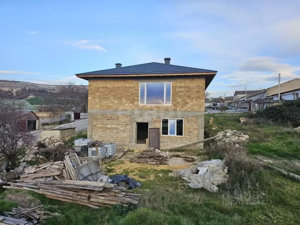 Дом в Крым, Бахчисарайский район, Куйбышевское с/пос, с. Танковое ул. ... - Фото 1