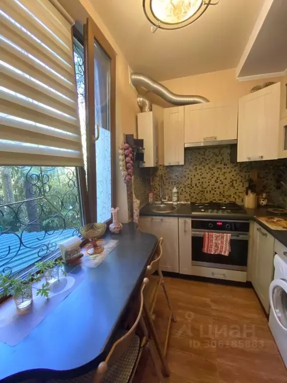 4-к кв. Крым, Ялта ул. Чехова, 19 (70.0 м) - Фото 0