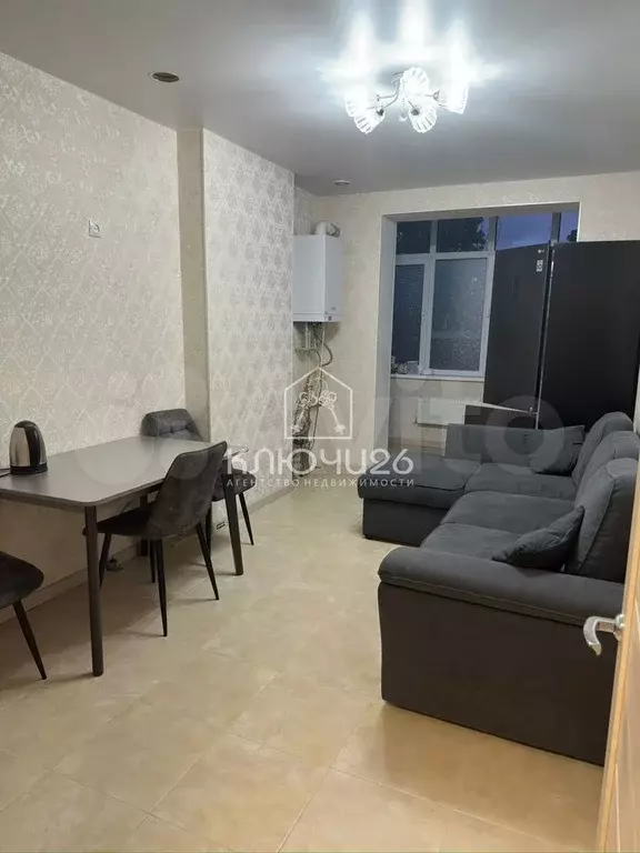 1-к. квартира, 46 м, 4/4 эт. - Фото 0