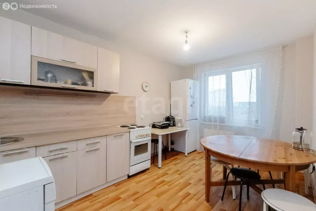 3-комнатная квартира: Екатеринбург, улица Краснолесья, 111 (79.8 м) - Фото 1