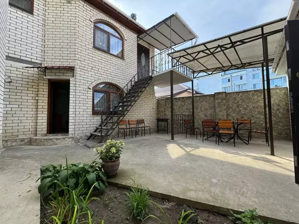 Дом в Крым, Феодосия ул. Гольцмановская, 3 (100 м) - Фото 1