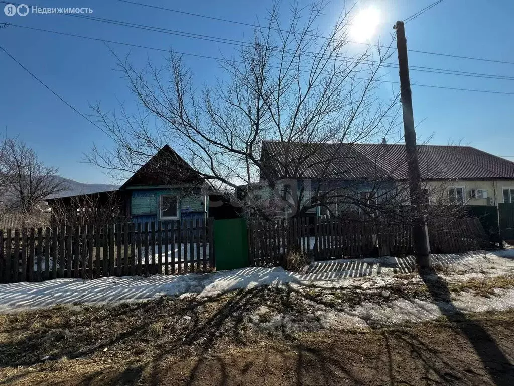 Дом в село Анучино, улица Петровского (40 м) - Фото 1