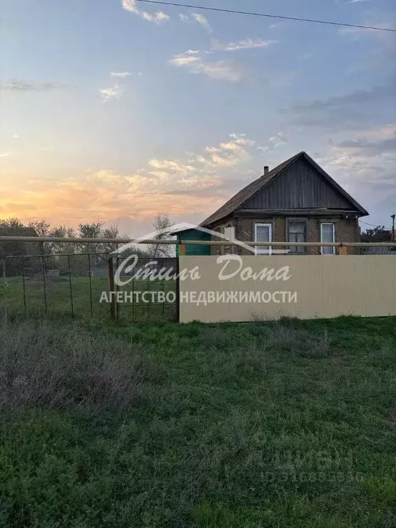 Дом в Волгоградская область, Городищенский район, с. Карповка ... - Фото 1