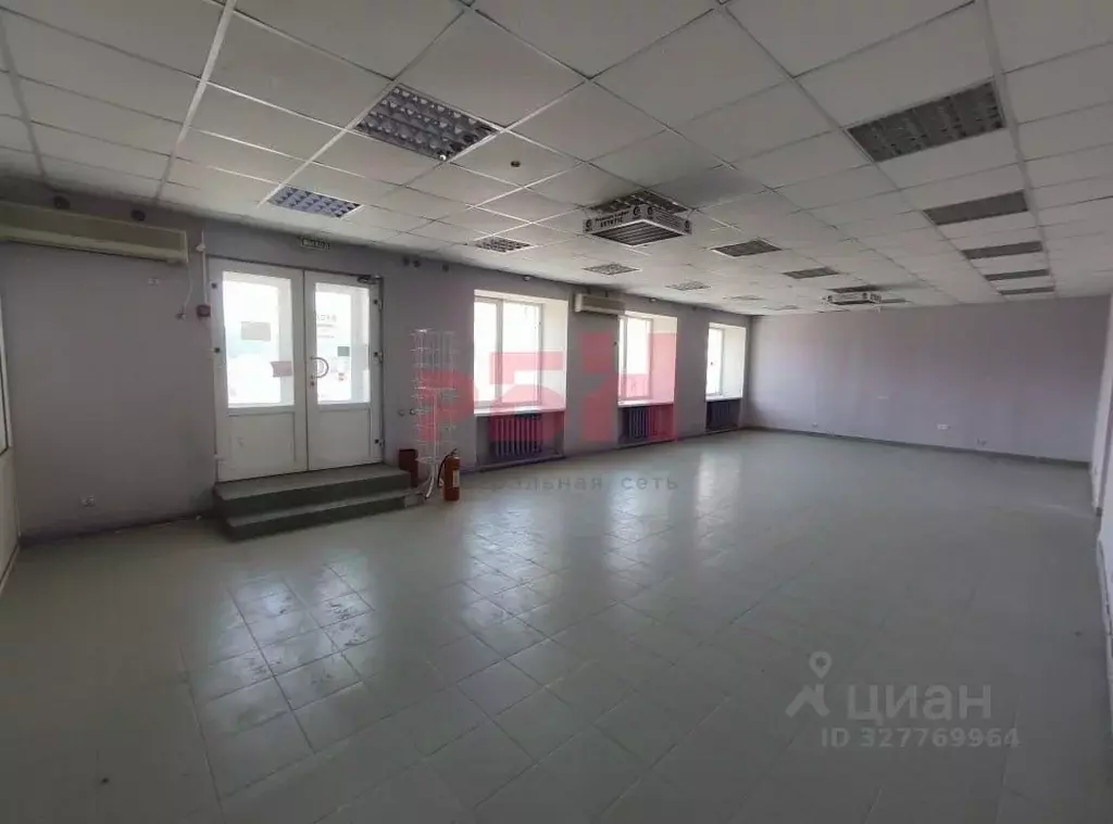 Помещение свободного назначения в Тюменская область, Тюмень ул. ... - Фото 1