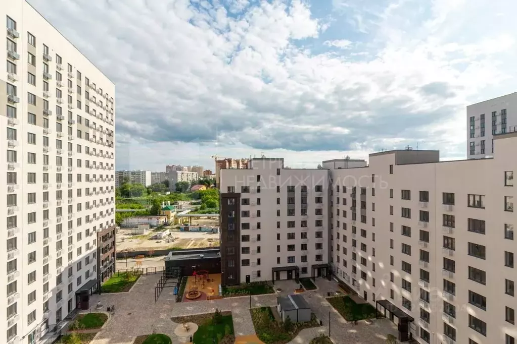 2-к кв. Тюменская область, Тюмень Новгородская ул., 22 (69.8 м) - Фото 0