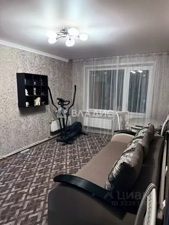 3-к кв. Белгородская область, Белгород ул. Есенина, 54 (69.0 м) - Фото 1