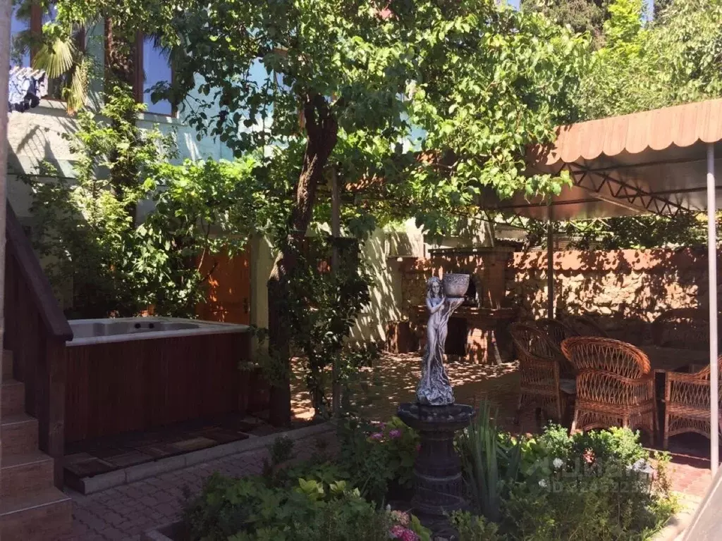 Дом в Крым, Ялта ул. Боткинская, 3Б (200 м) - Фото 1