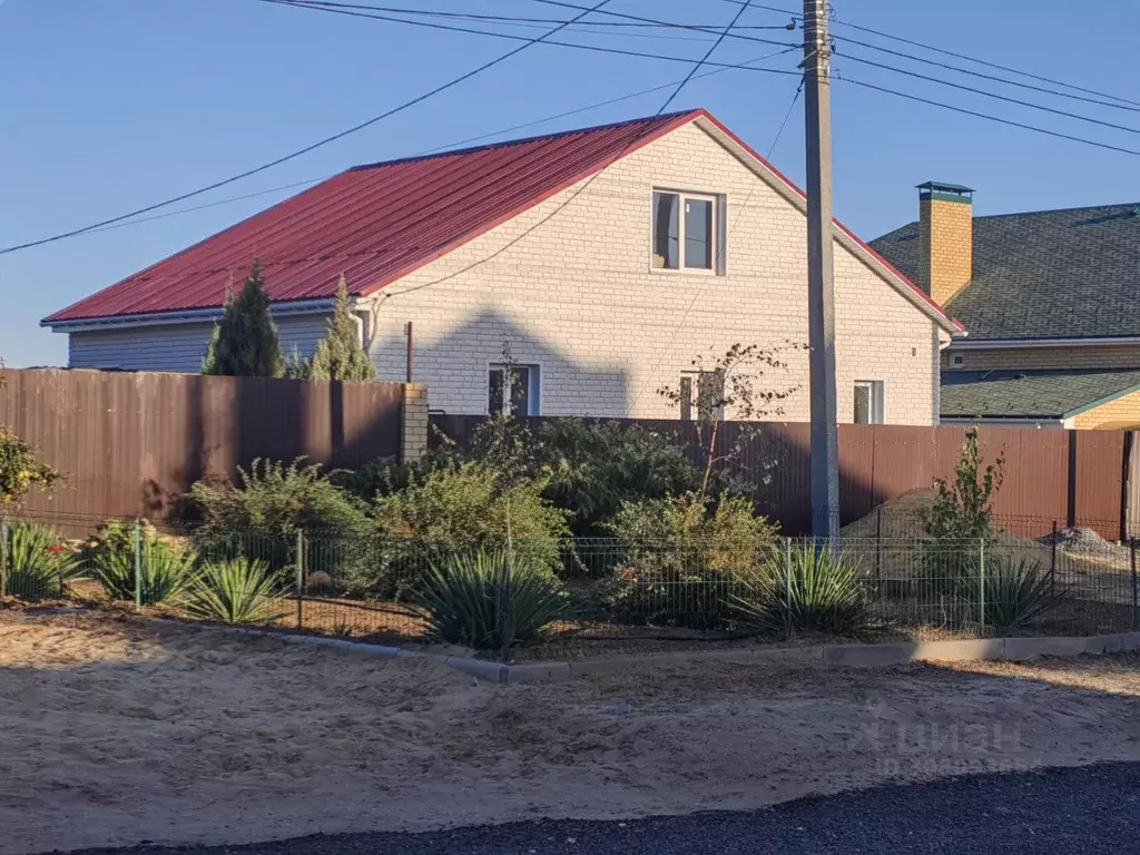 Дом в Волгоградская область, Волгоград Нижневартовская ул. (193 м) - Фото 1