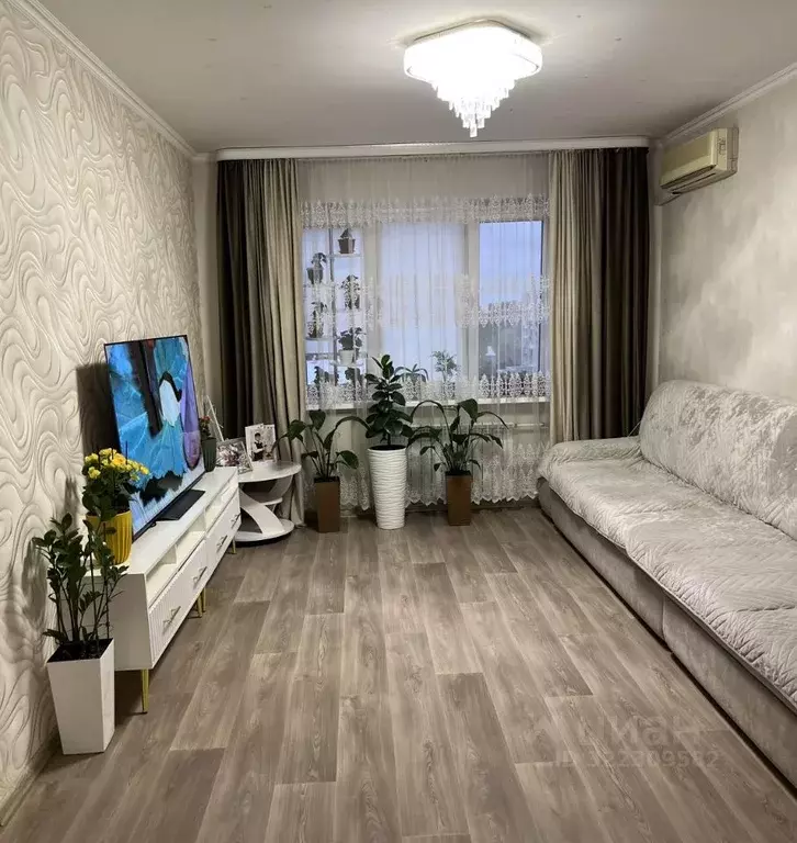 3-к кв. Саратовская область, Энгельс Минская ул., 32 (73.0 м) - Фото 0