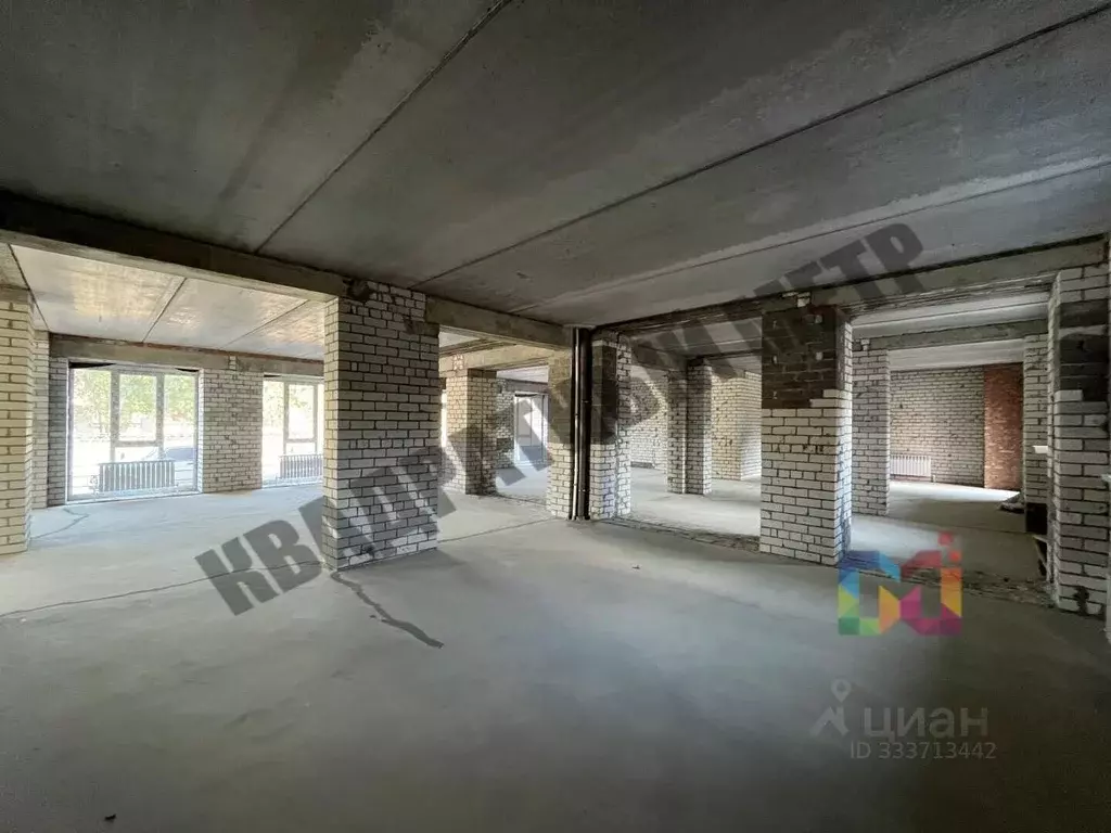 Помещение свободного назначения в Калмыкия, Элиста 1-й мкр, 40Б (305 ... - Фото 1
