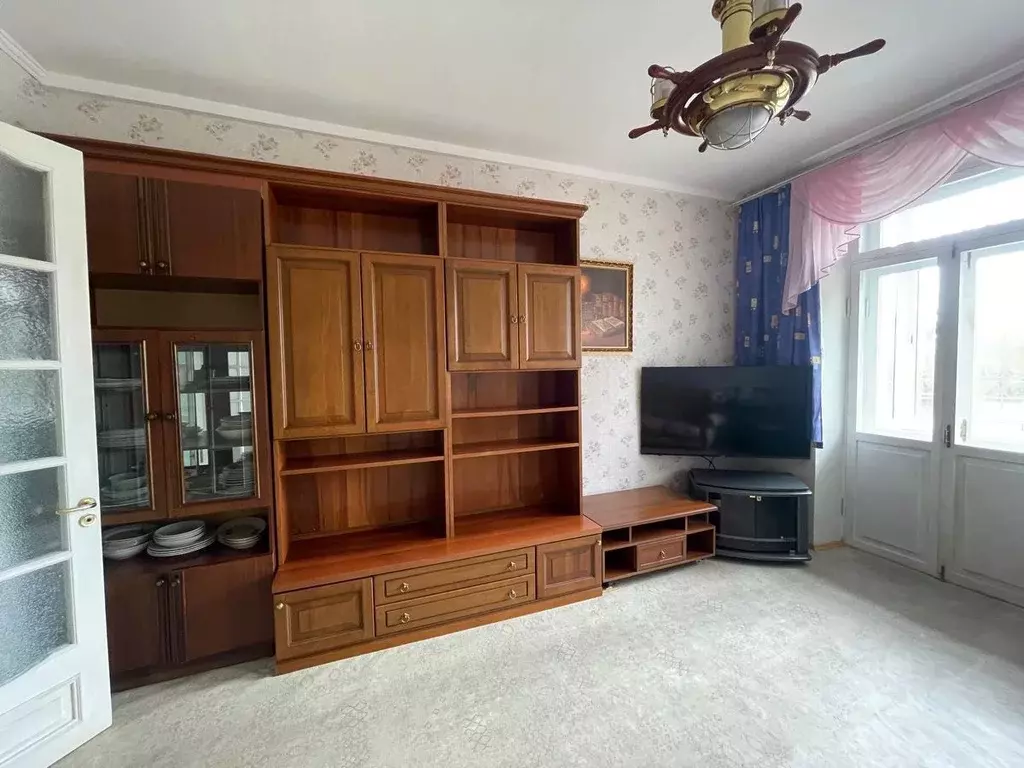 2-к кв. Омская область, Омск просп. Мира, 62 (81.0 м) - Фото 2