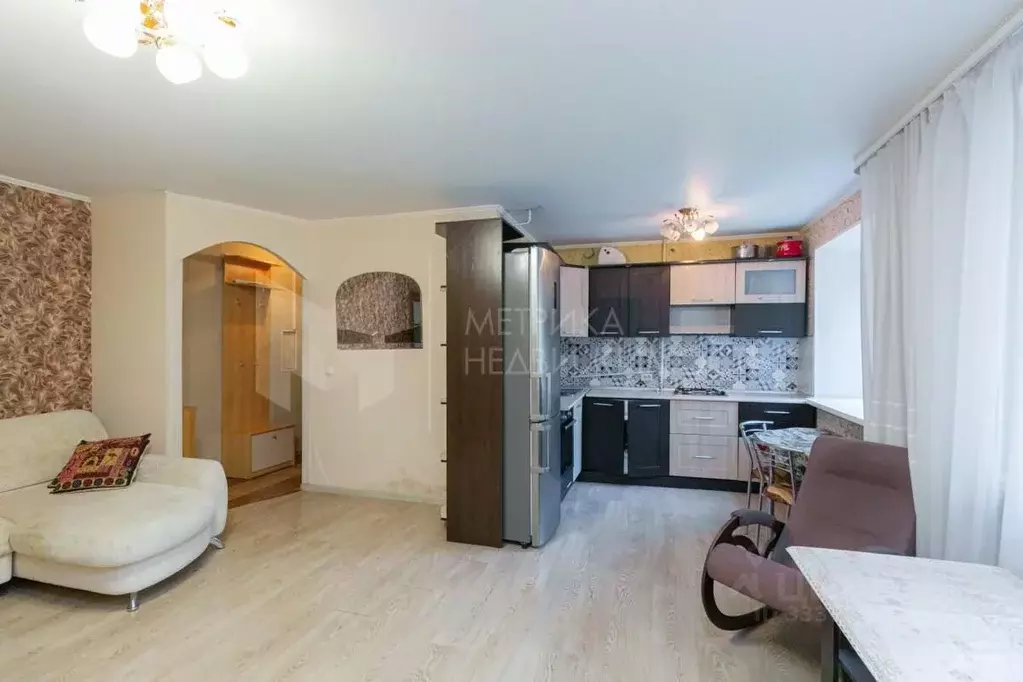 3-к кв. Тюменская область, Тюмень ул. Республики, 175 (55.8 м) - Фото 1