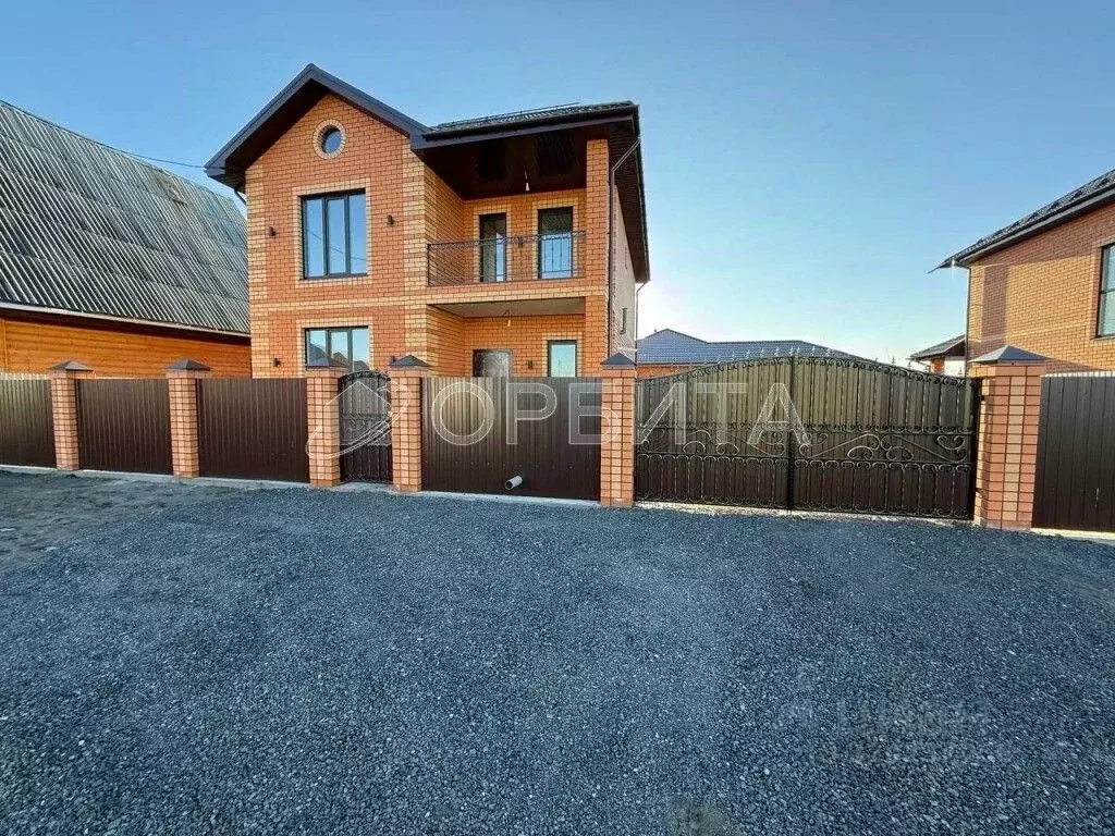 Дом в Тюменская область, Тюмень Казарово мкр, ул. Казаровская (150 м) - Фото 1