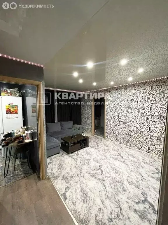 2-комнатная квартира: Невьянск, улица Матвеева, 18 (41.8 м) - Фото 1