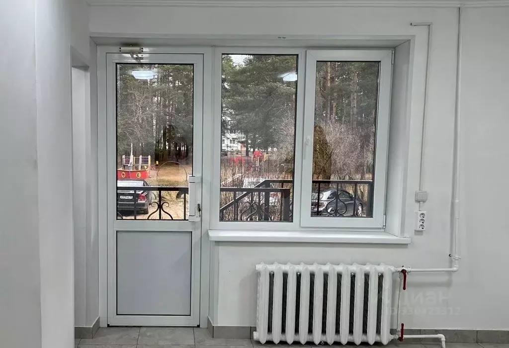 Помещение свободного назначения в Ленинградская область, Луга Городок ... - Фото 2