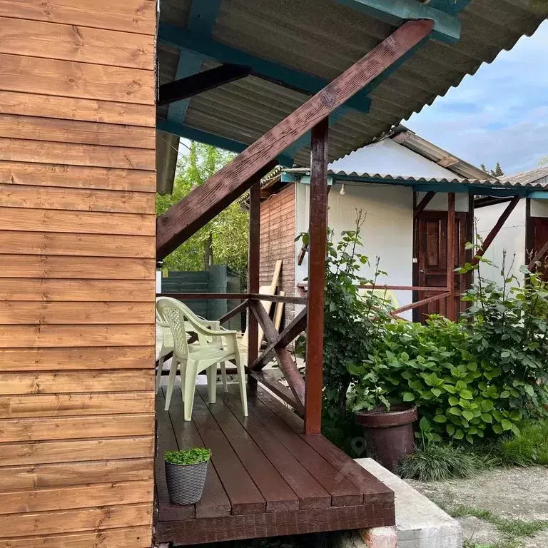 Дом в Краснодарский край, Сочи пос. Вардане, ул. Молодежная, 33А (9 м) - Фото 0